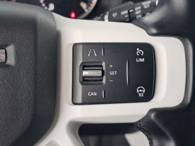 2023 Land Rover Defender SE