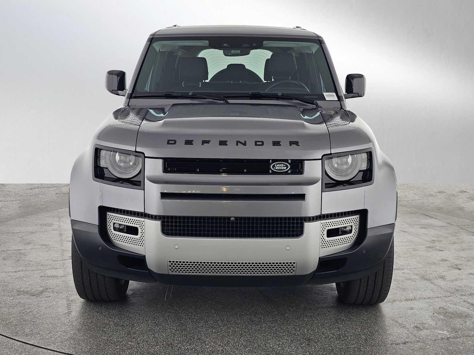 2023 Land Rover Defender SE