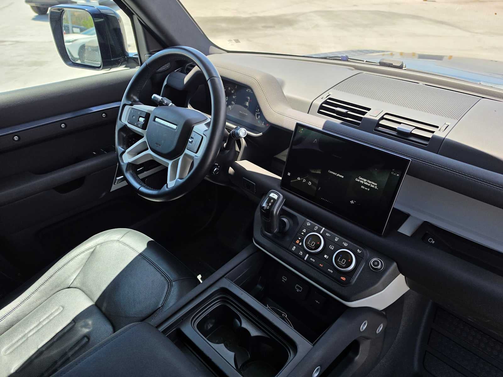 2022 Land Rover Defender SE