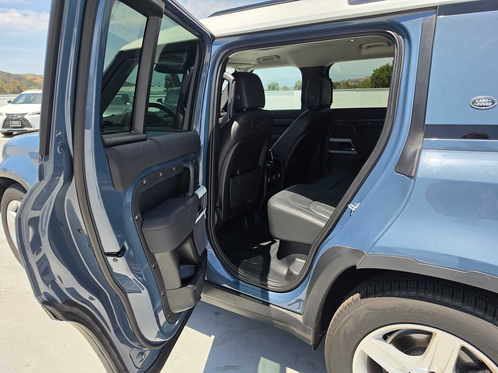 2022 Land Rover Defender SE