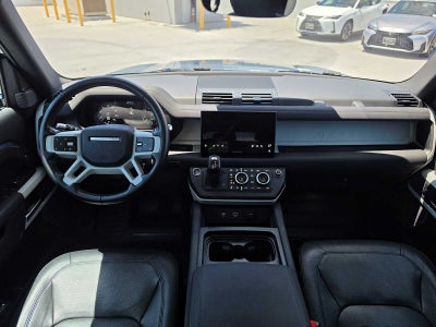 2022 Land Rover Defender SE