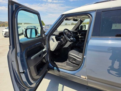2022 Land Rover Defender SE