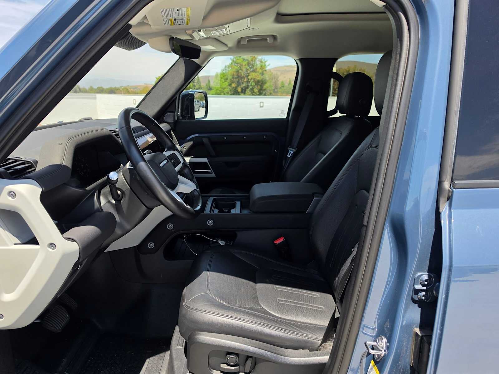 2022 Land Rover Defender SE