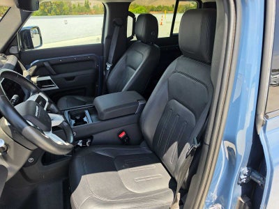 2022 Land Rover Defender SE
