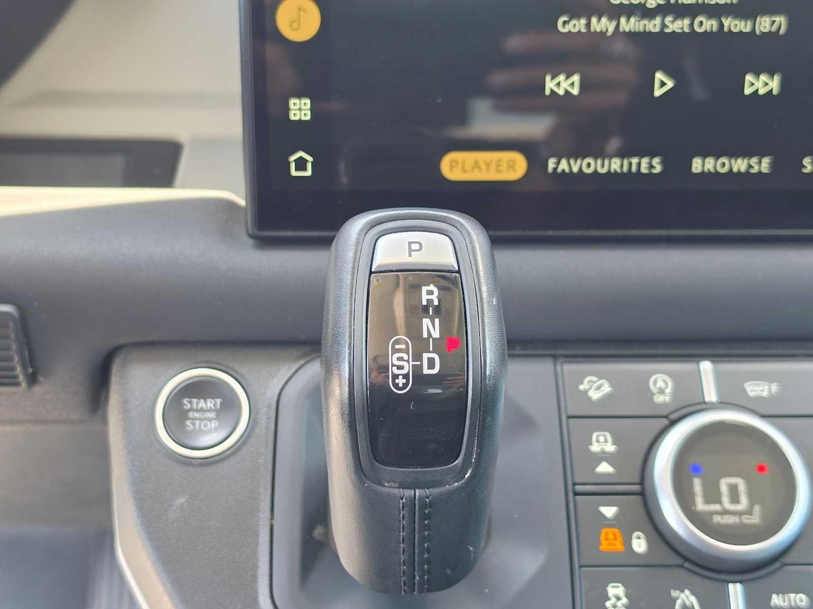 2022 Land Rover Defender SE