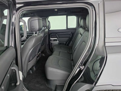 2024 Land Rover Defender SE
