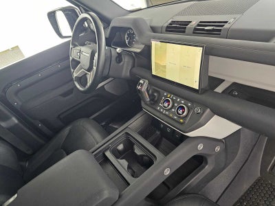 2023 Land Rover Defender SE