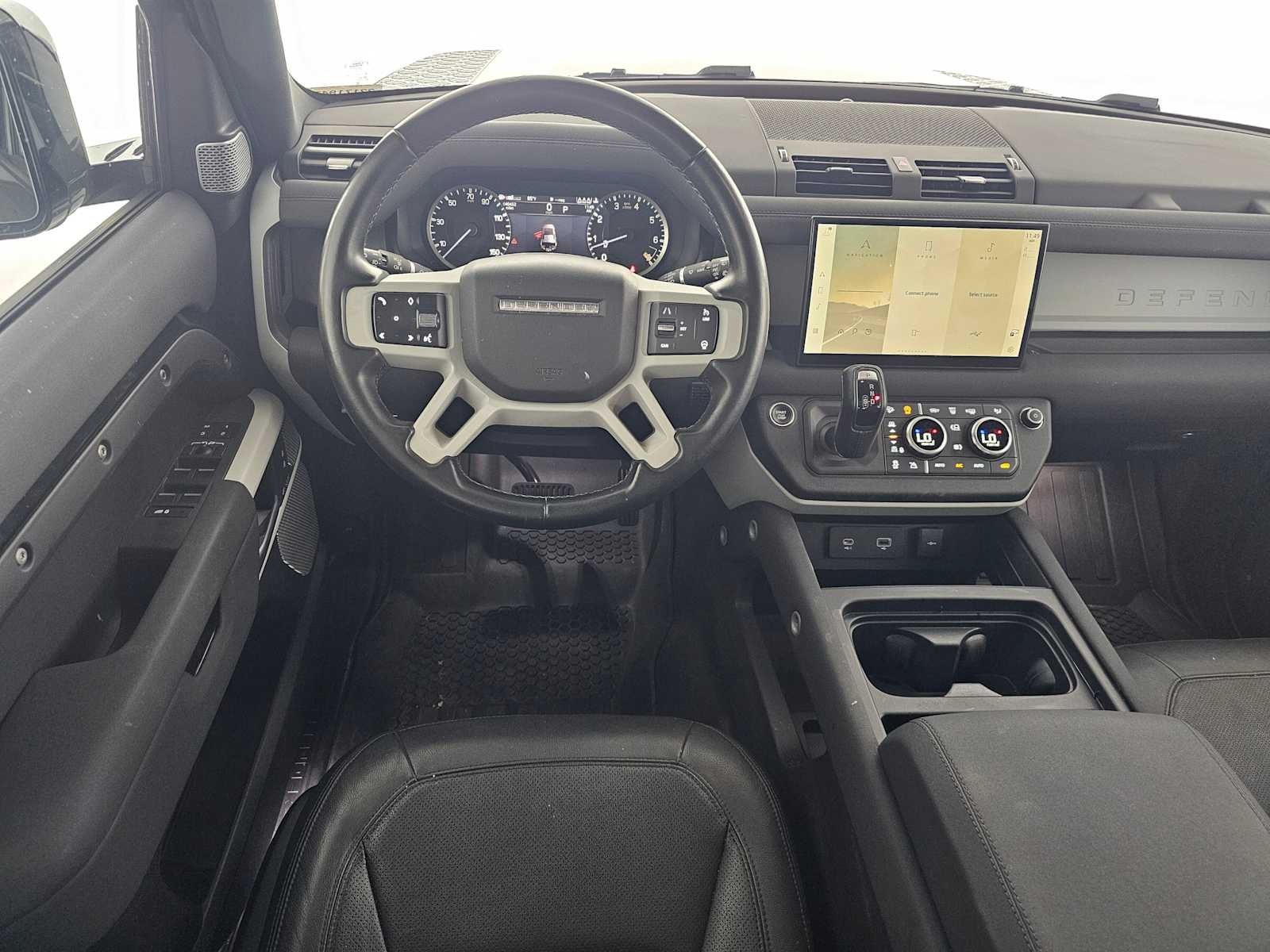 2023 Land Rover Defender SE