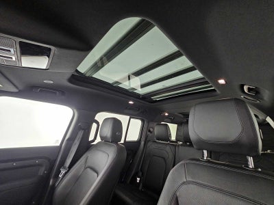 2023 Land Rover Defender SE