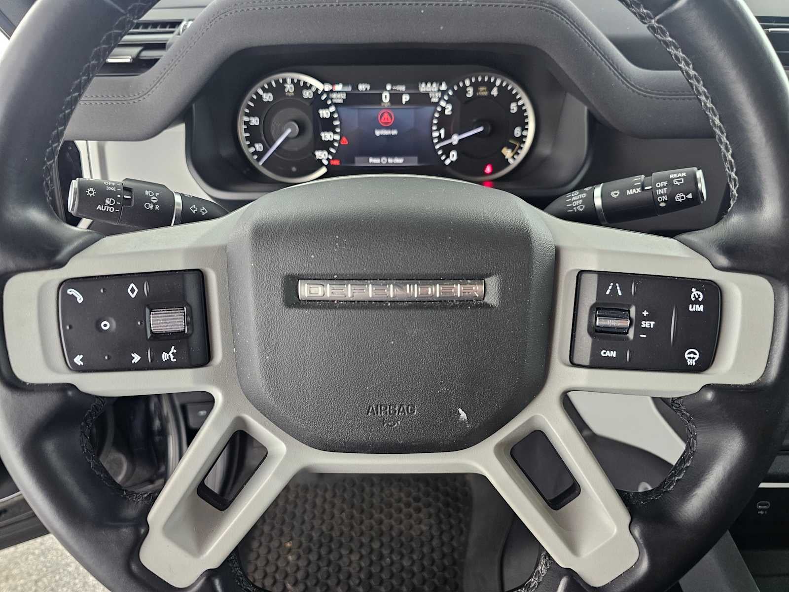 2023 Land Rover Defender SE