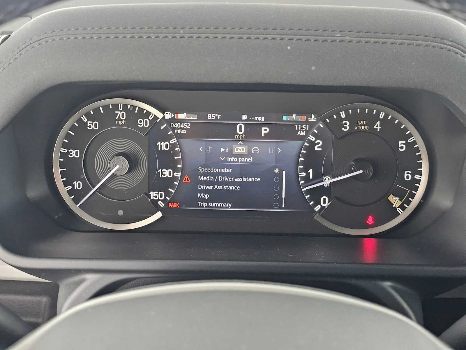 2023 Land Rover Defender SE