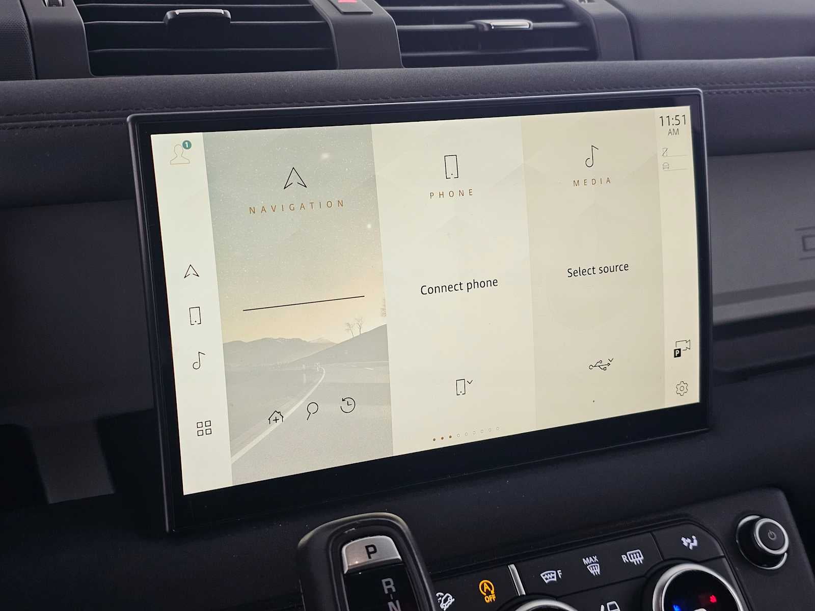 2023 Land Rover Defender SE