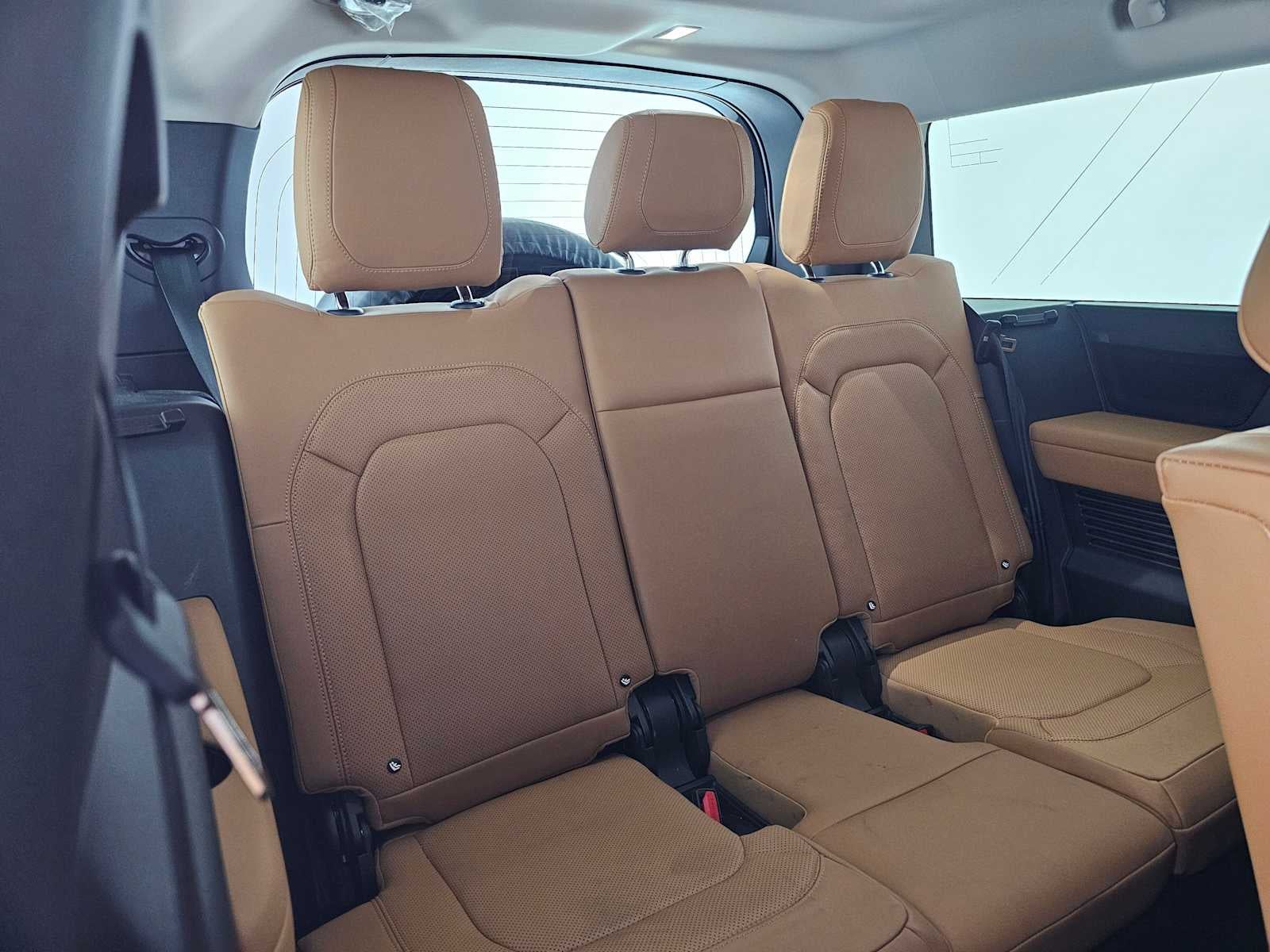 2023 Land Rover Defender First Edition