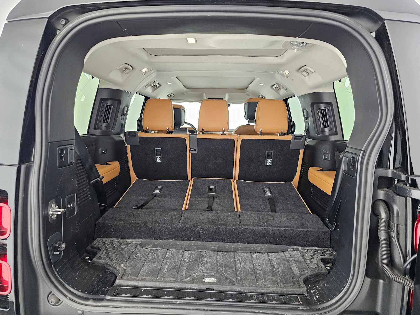 2023 Land Rover Defender First Edition