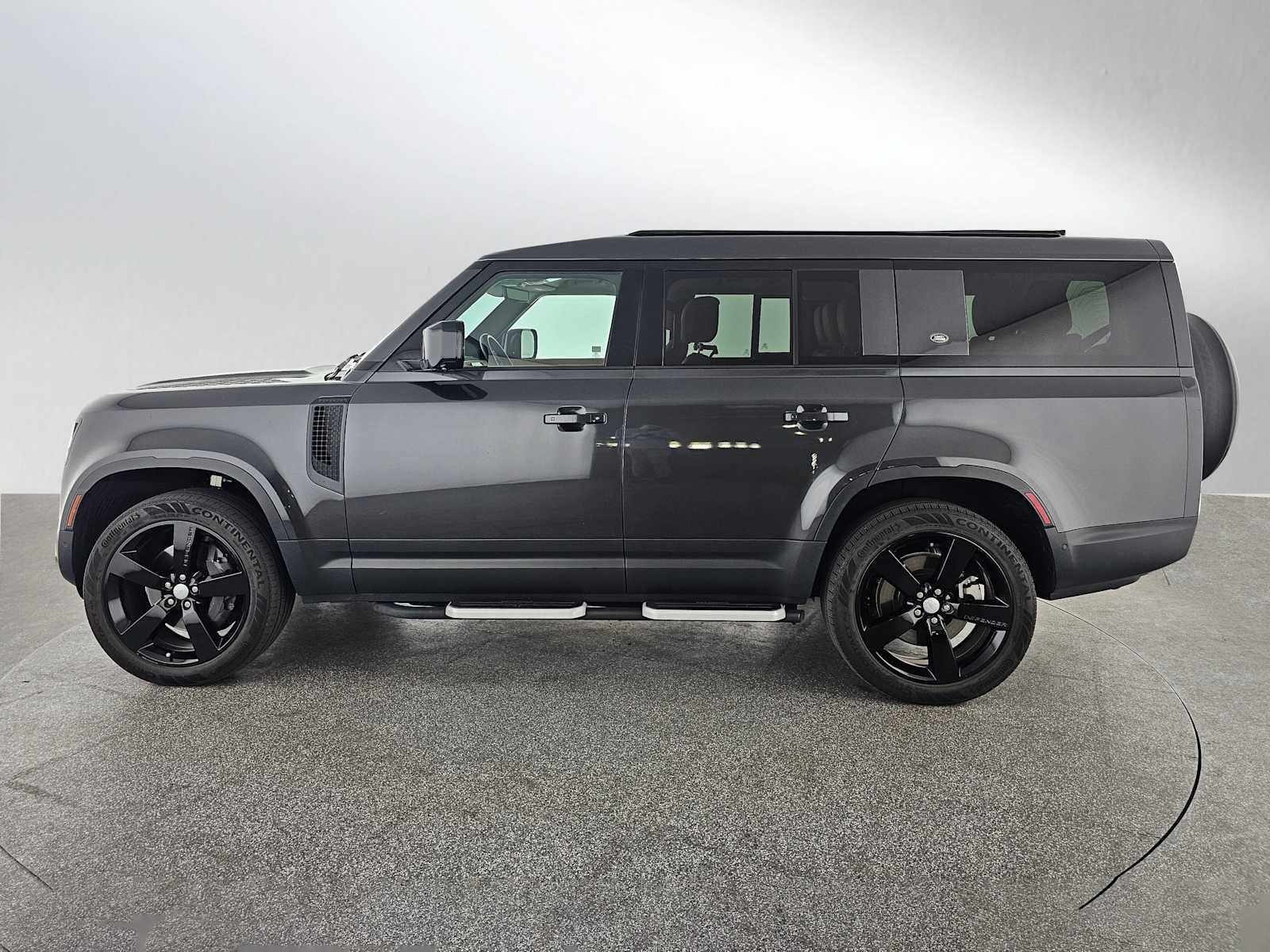 2023 Land Rover Defender First Edition