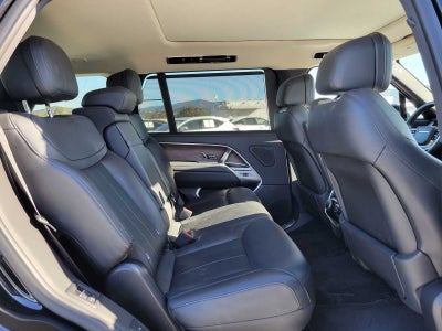 2025 Land Rover Range Rover SE