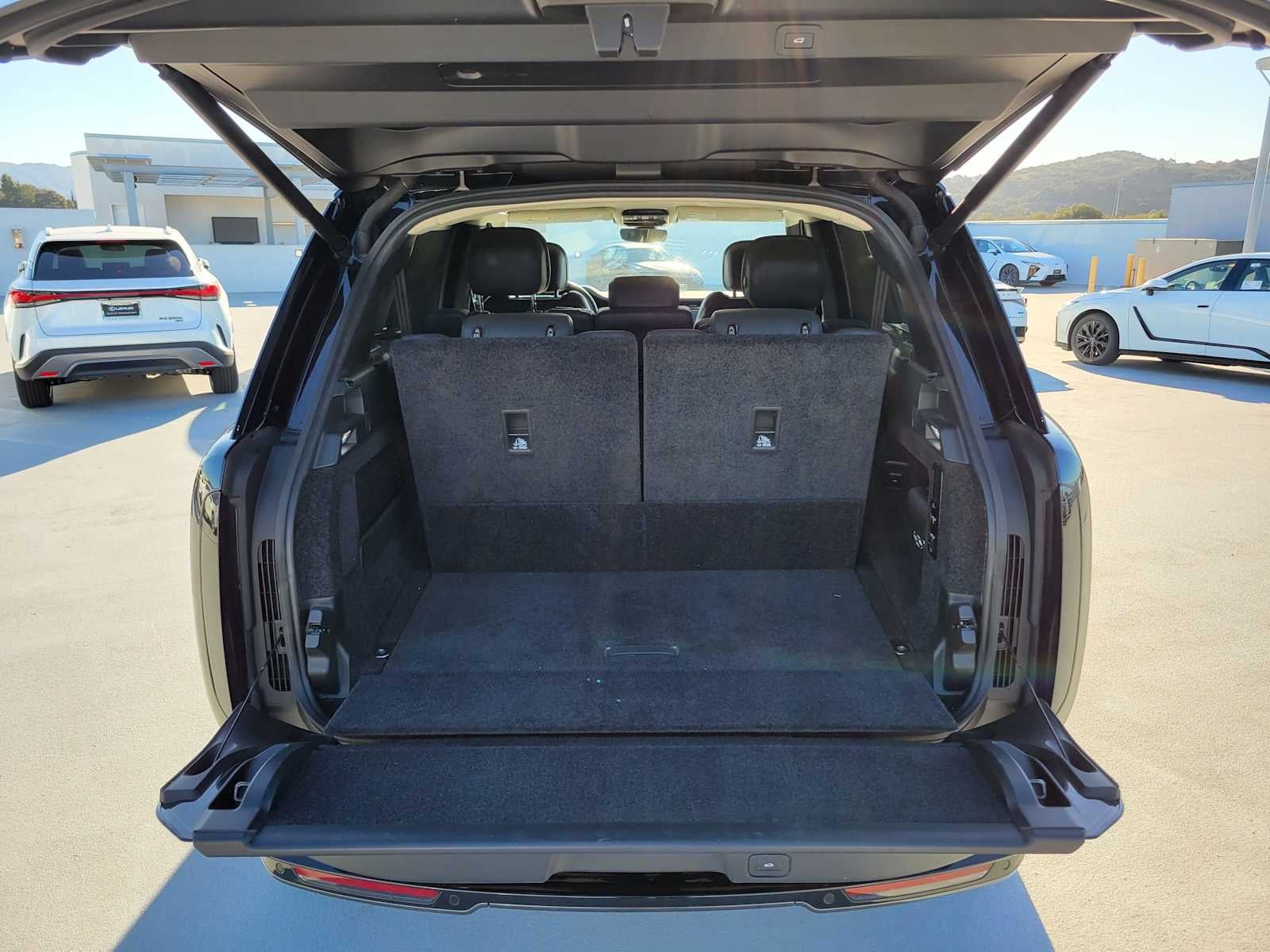 2025 Land Rover Range Rover SE