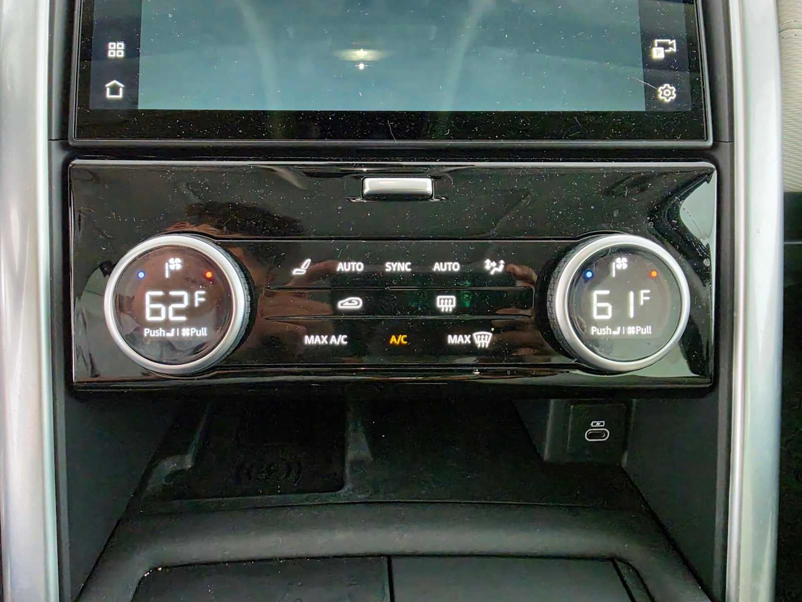 2025 Land Rover Discovery Dynamic SE