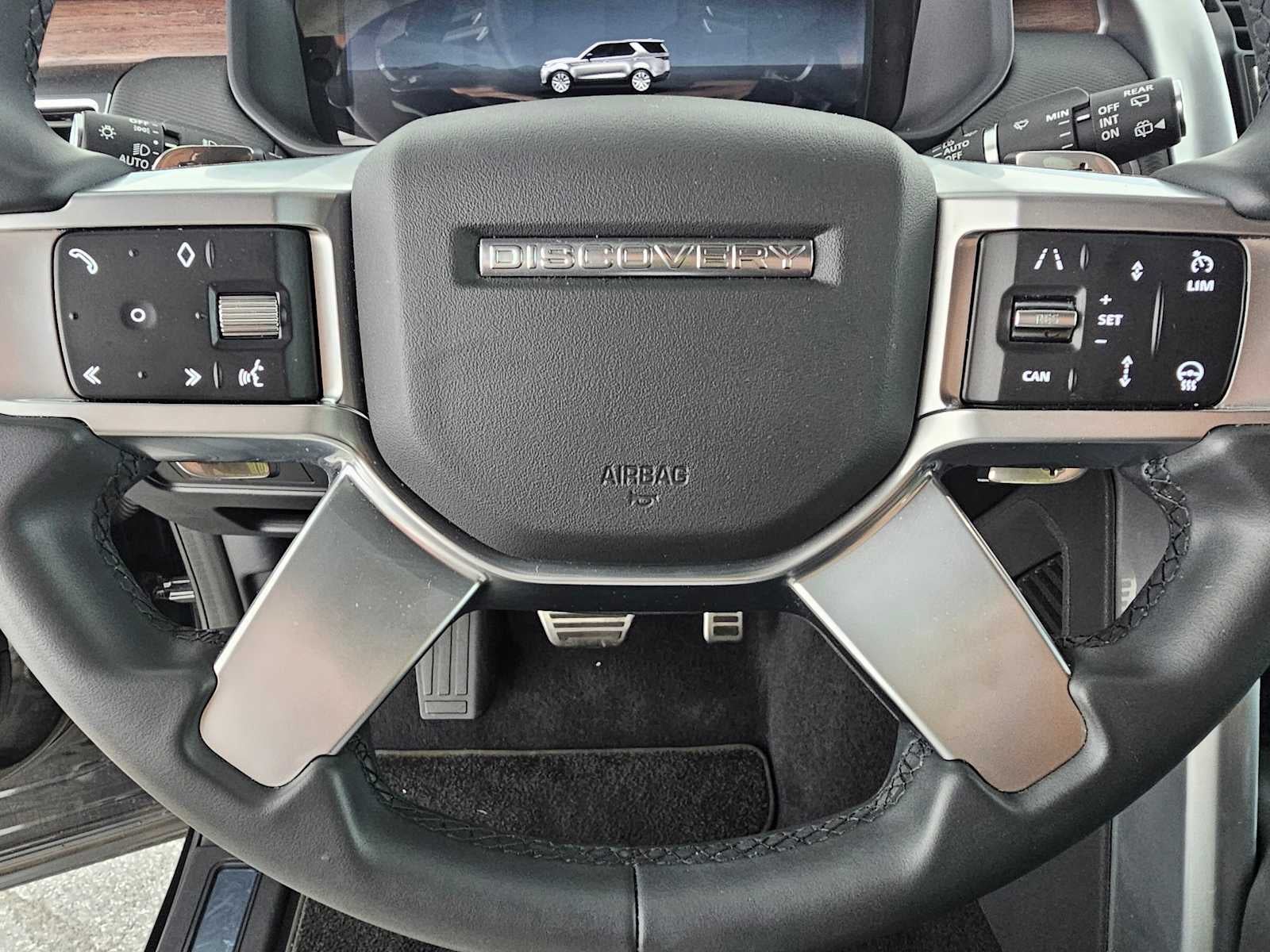 2025 Land Rover Discovery Dynamic SE