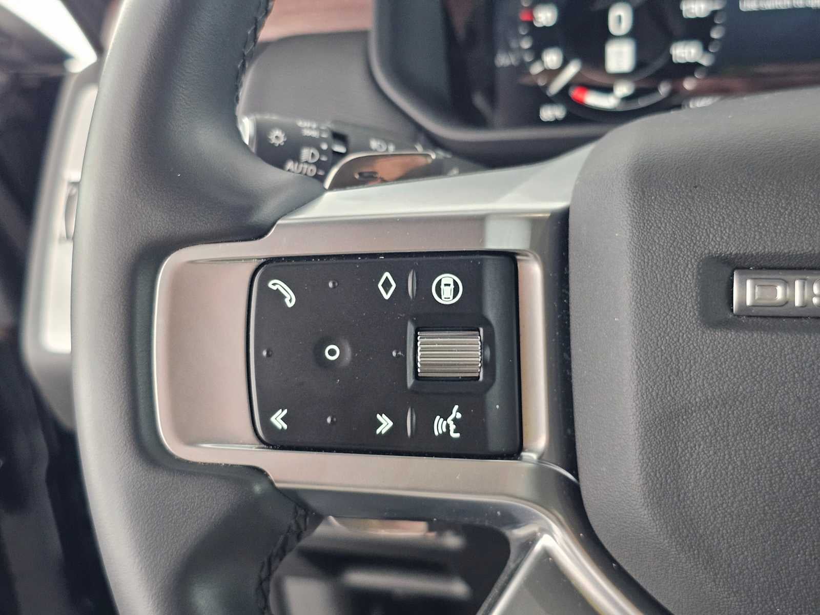 2025 Land Rover Discovery Dynamic SE
