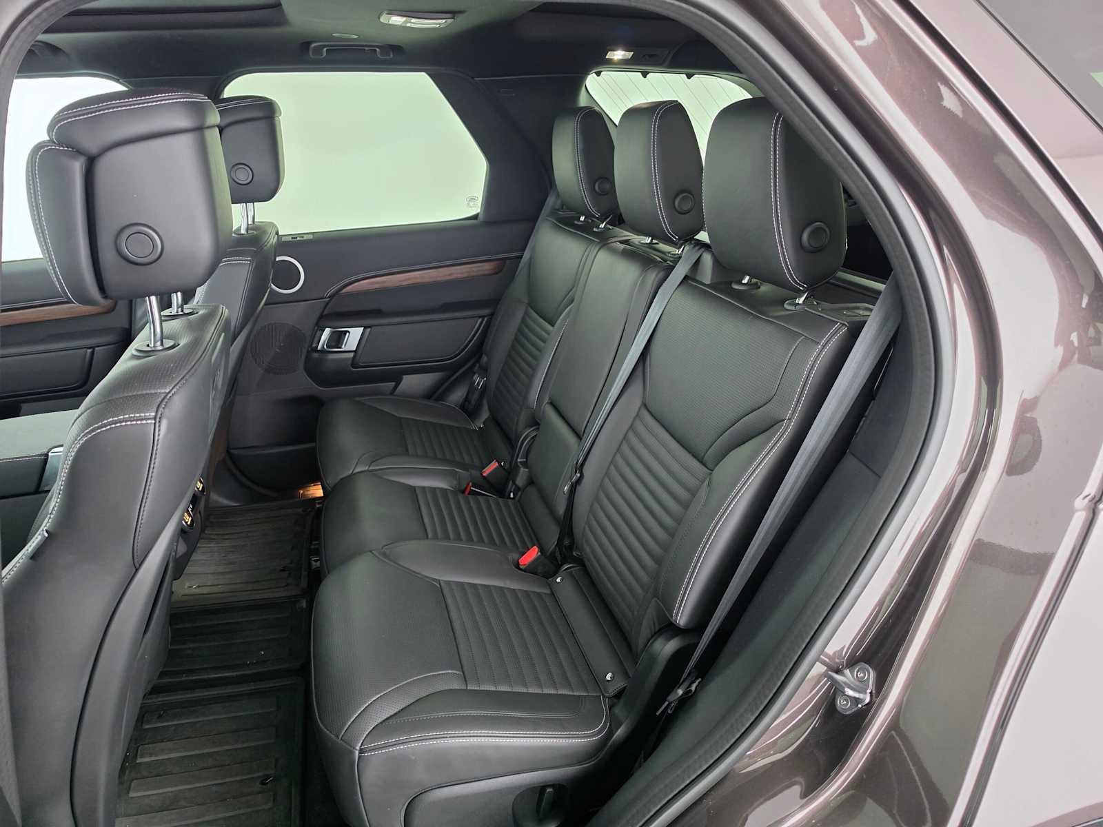 2025 Land Rover Discovery Dynamic SE