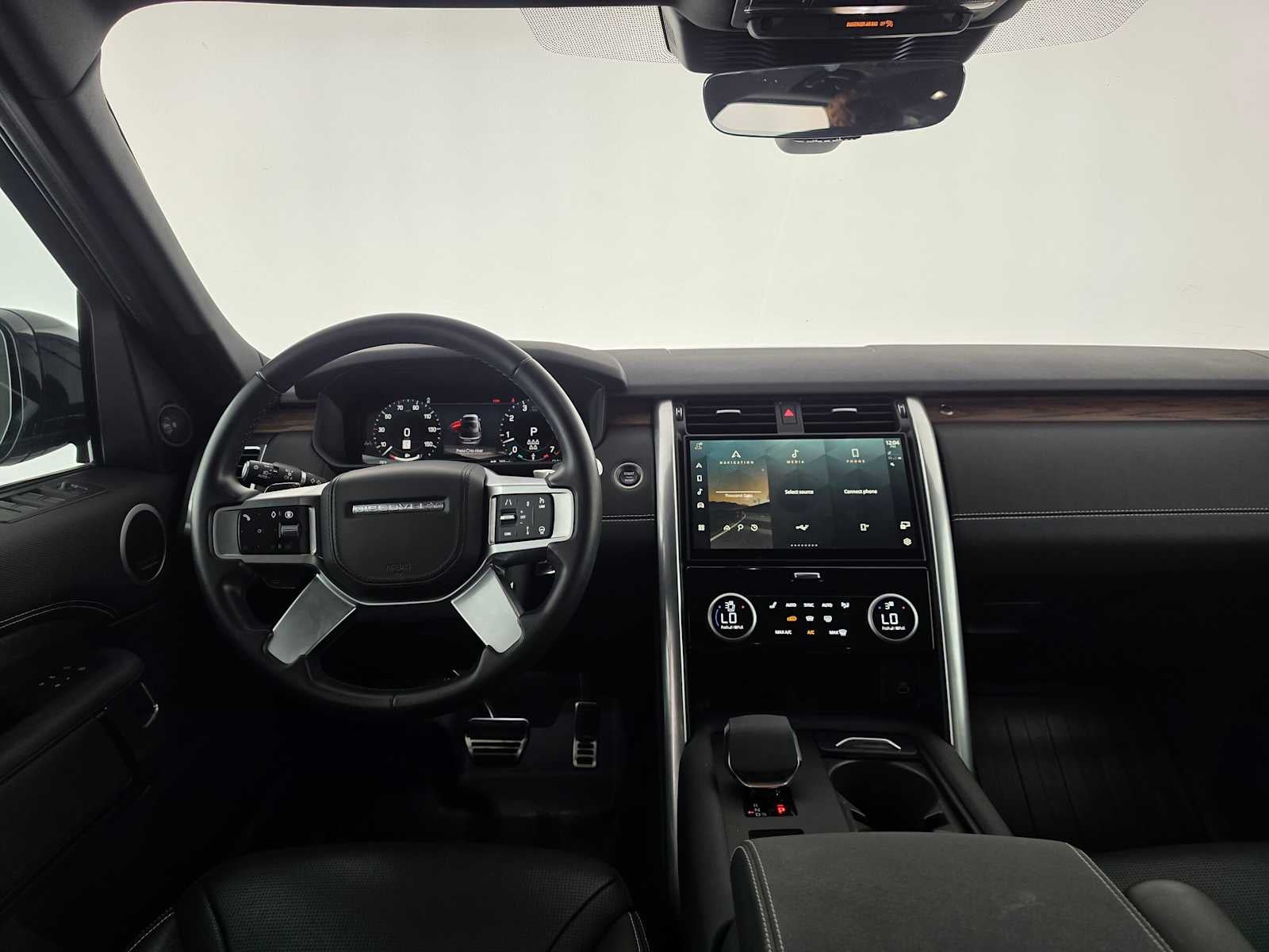 2025 Land Rover Discovery Dynamic SE