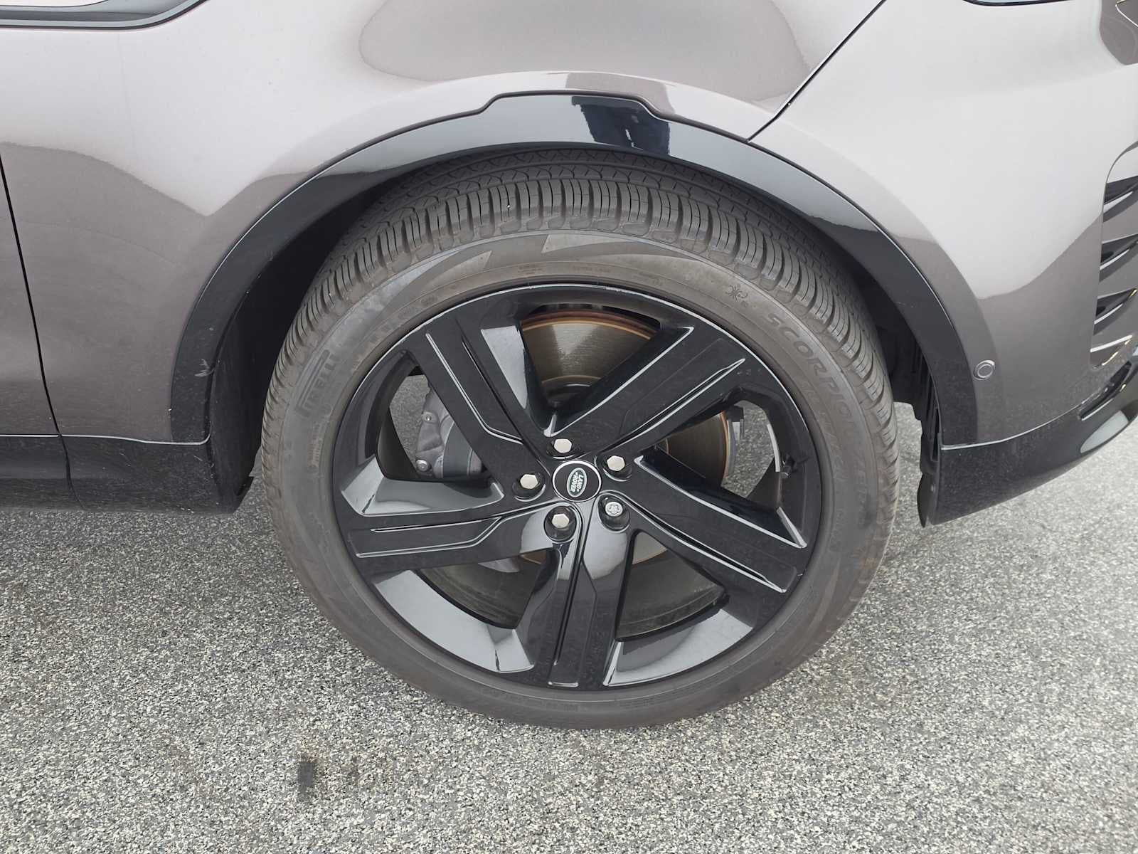 2025 Land Rover Discovery Dynamic SE
