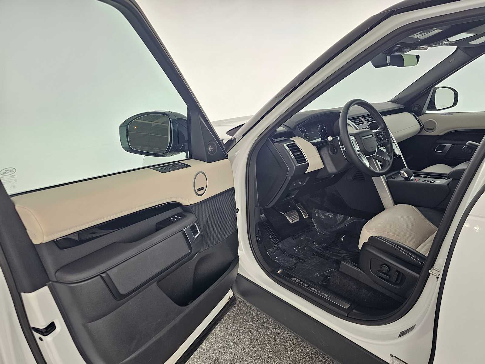 2023 Land Rover Discovery S R-Dynamic