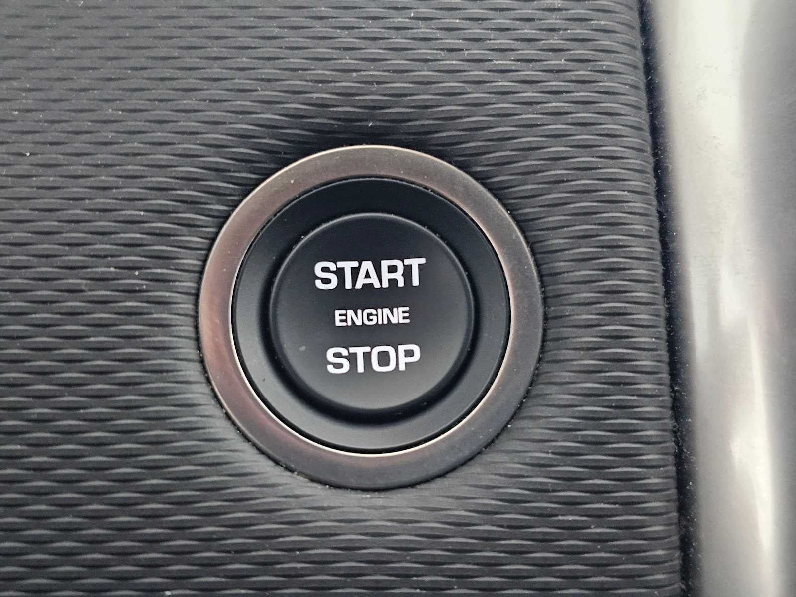 2023 Land Rover Discovery Metropolitan Edition