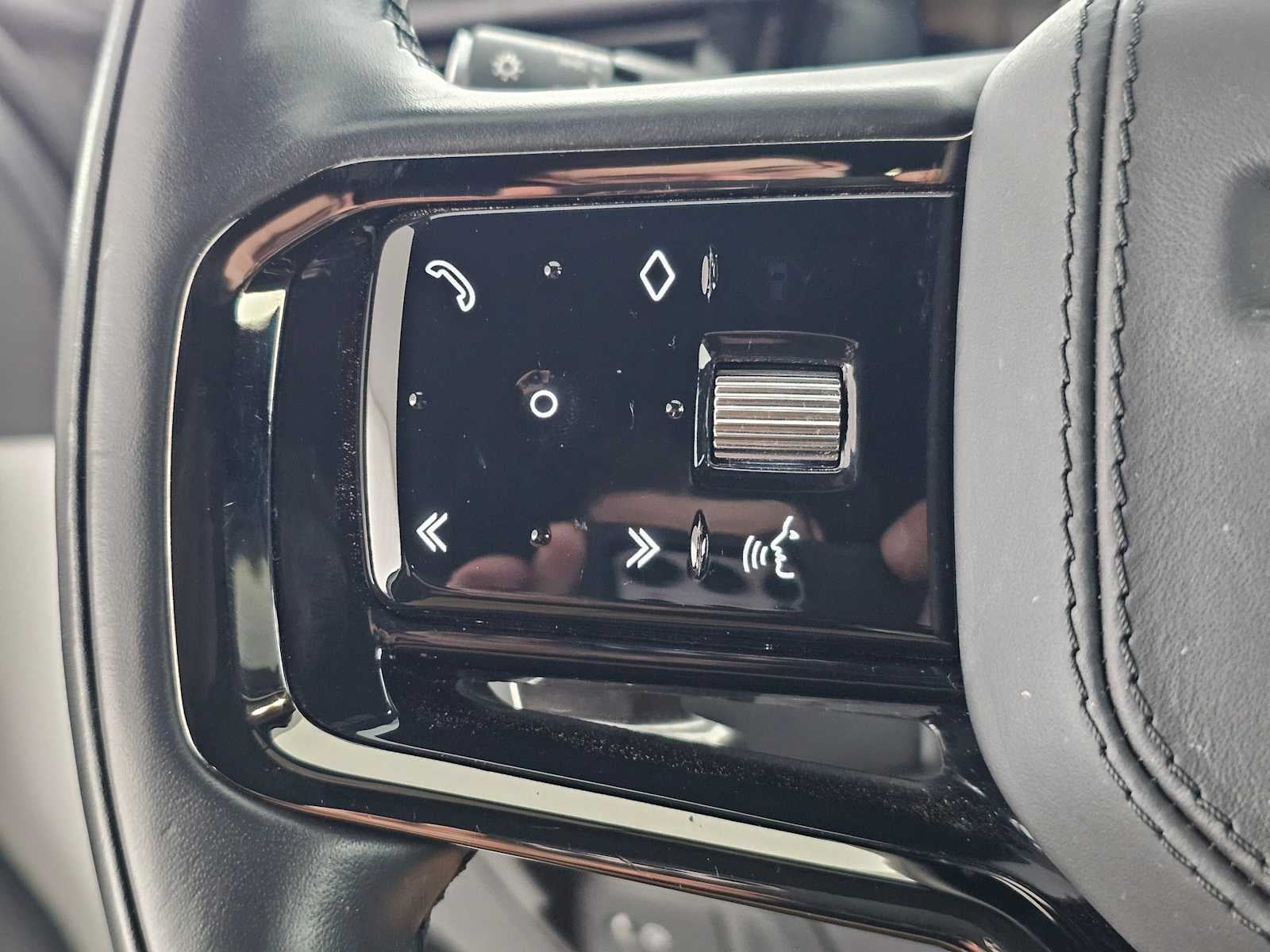 2024 Land Rover Range Rover Velar Dynamic SE