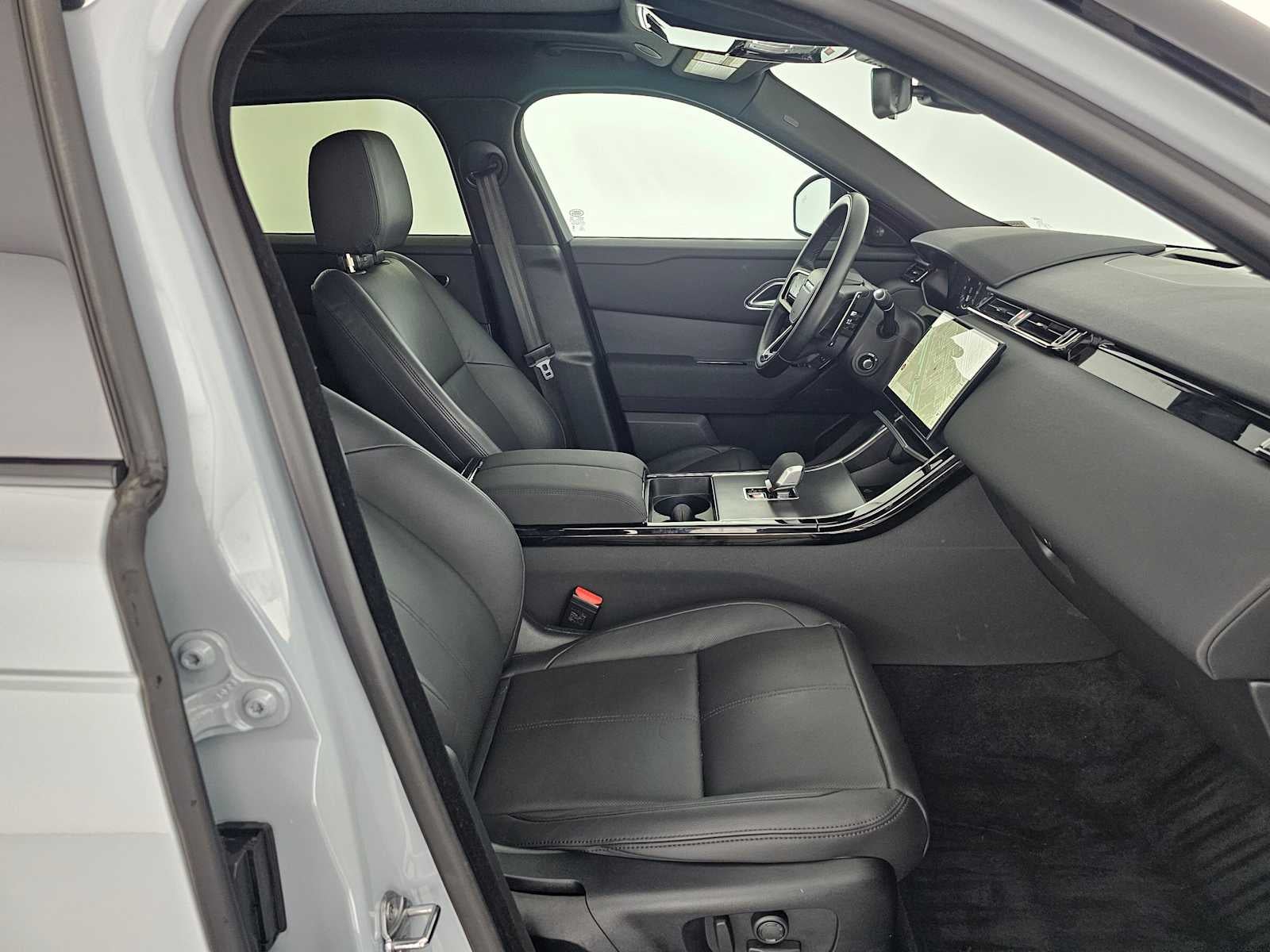 2025 Land Rover Range Rover Velar Dynamic SE