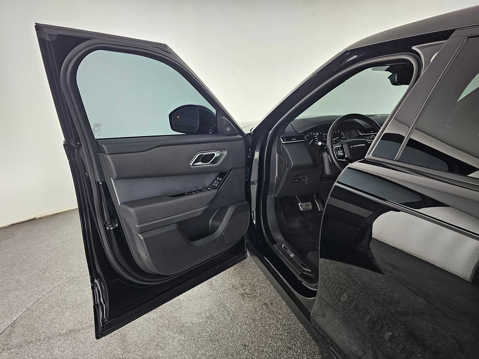 2023 Land Rover Range Rover Velar R-Dynamic S