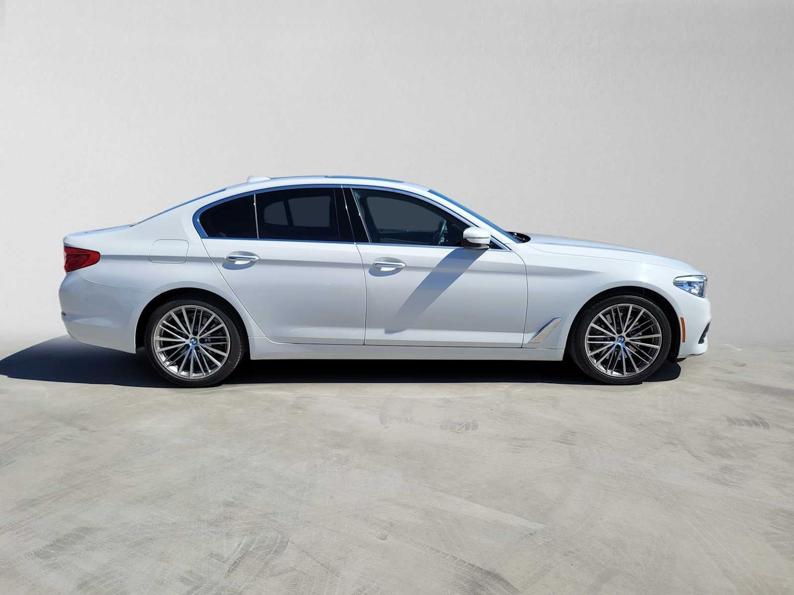 2018 BMW 530i 530i