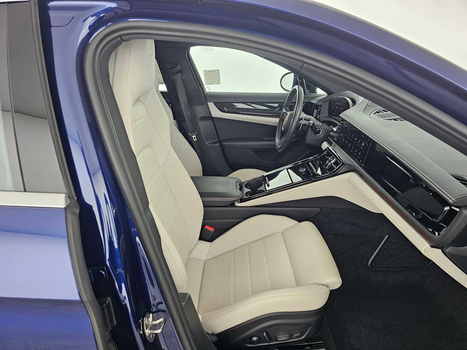 2024 Porsche Panamera 4