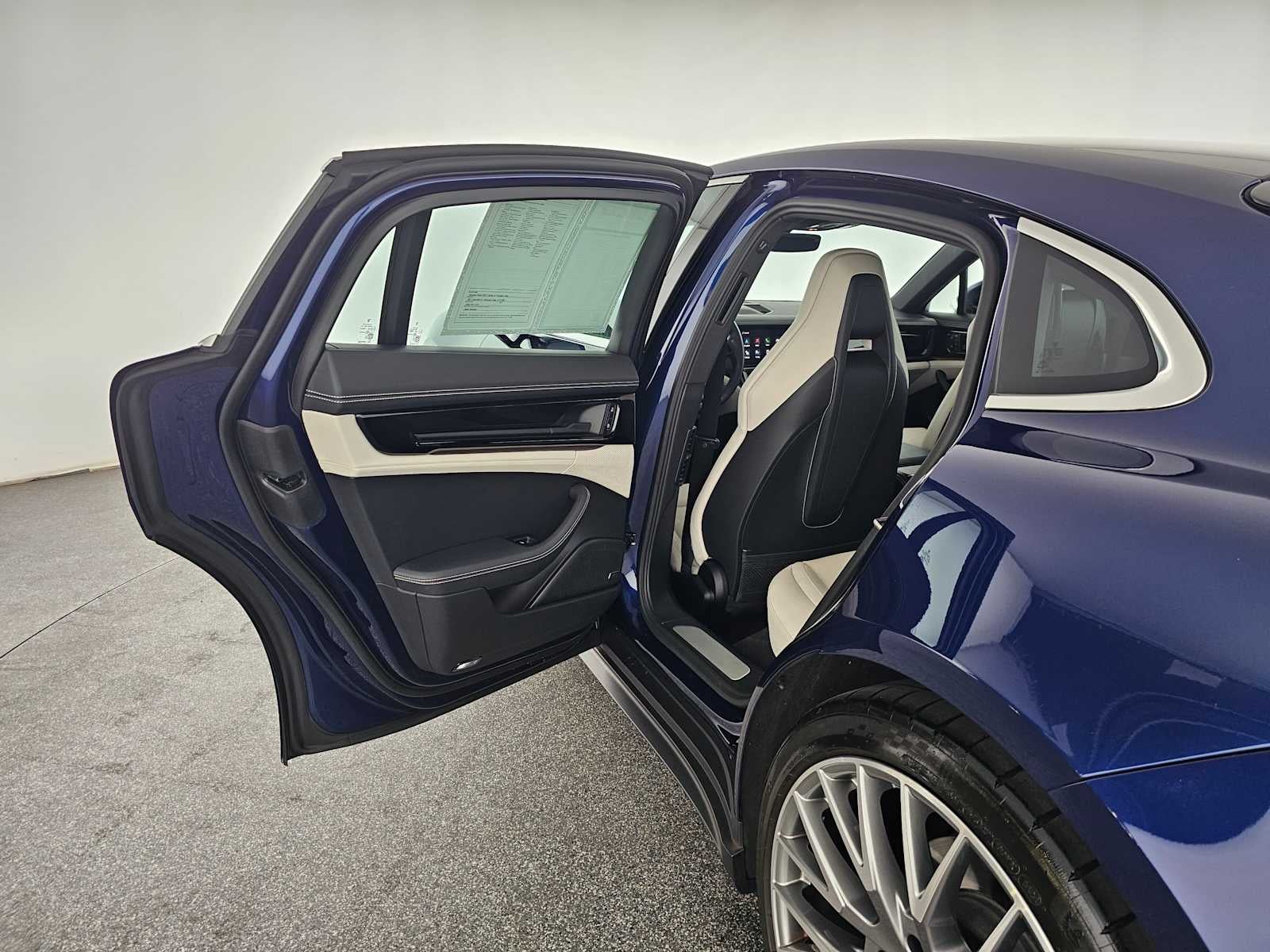 2024 Porsche Panamera 4