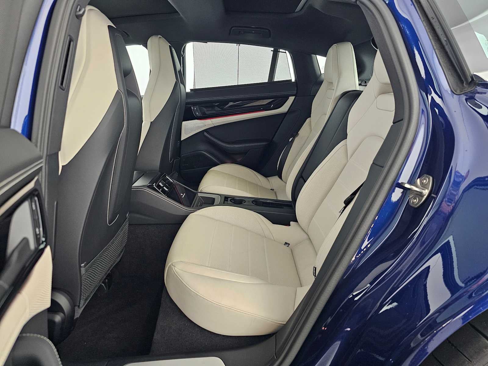 2024 Porsche Panamera 4