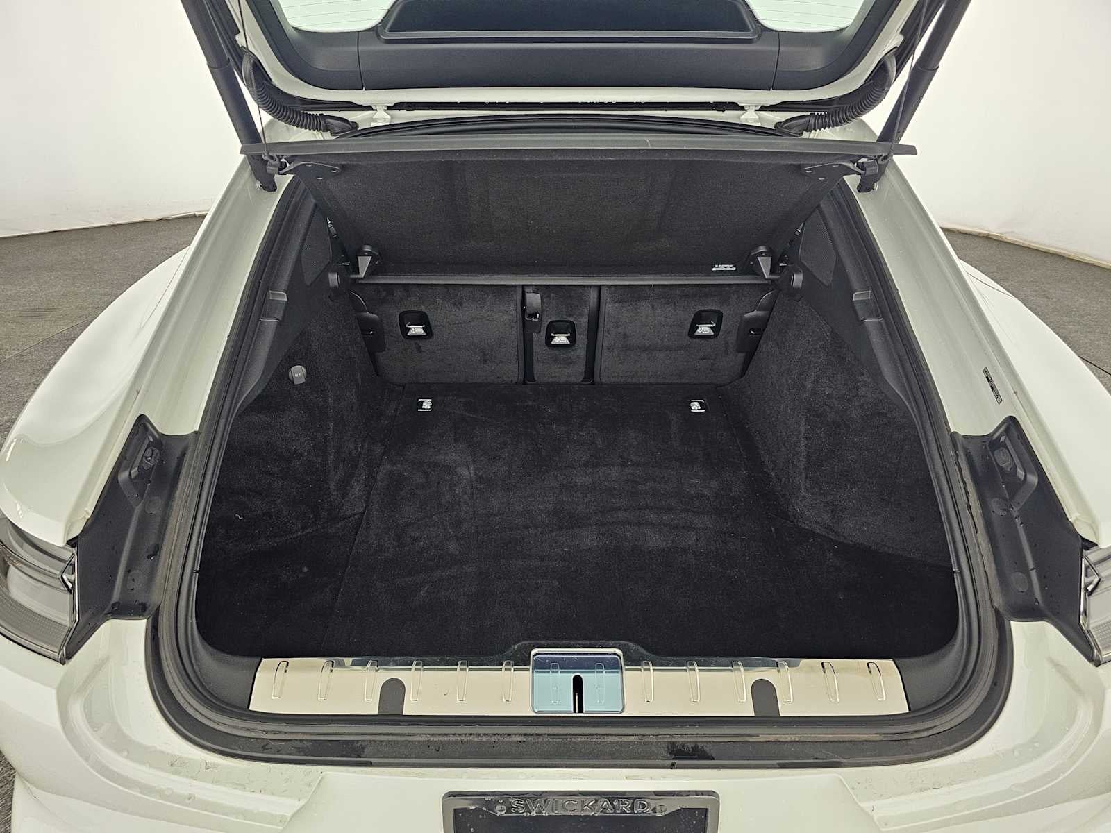 2023 Porsche Panamera Platinum Edition