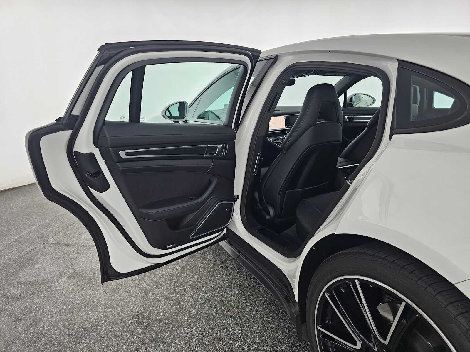 2023 Porsche Panamera Platinum Edition