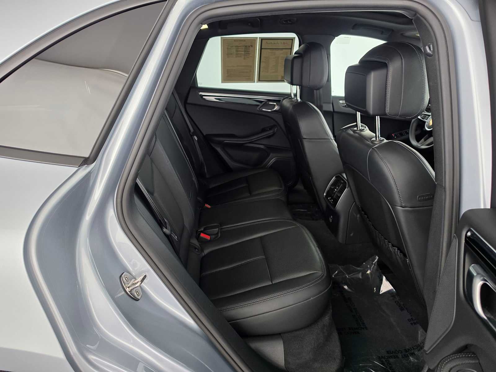 2025 Porsche Macan AWD