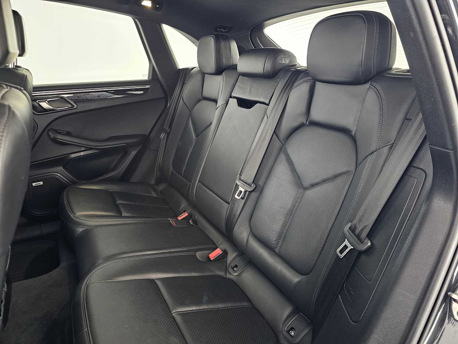 2021 Porsche Macan AWD