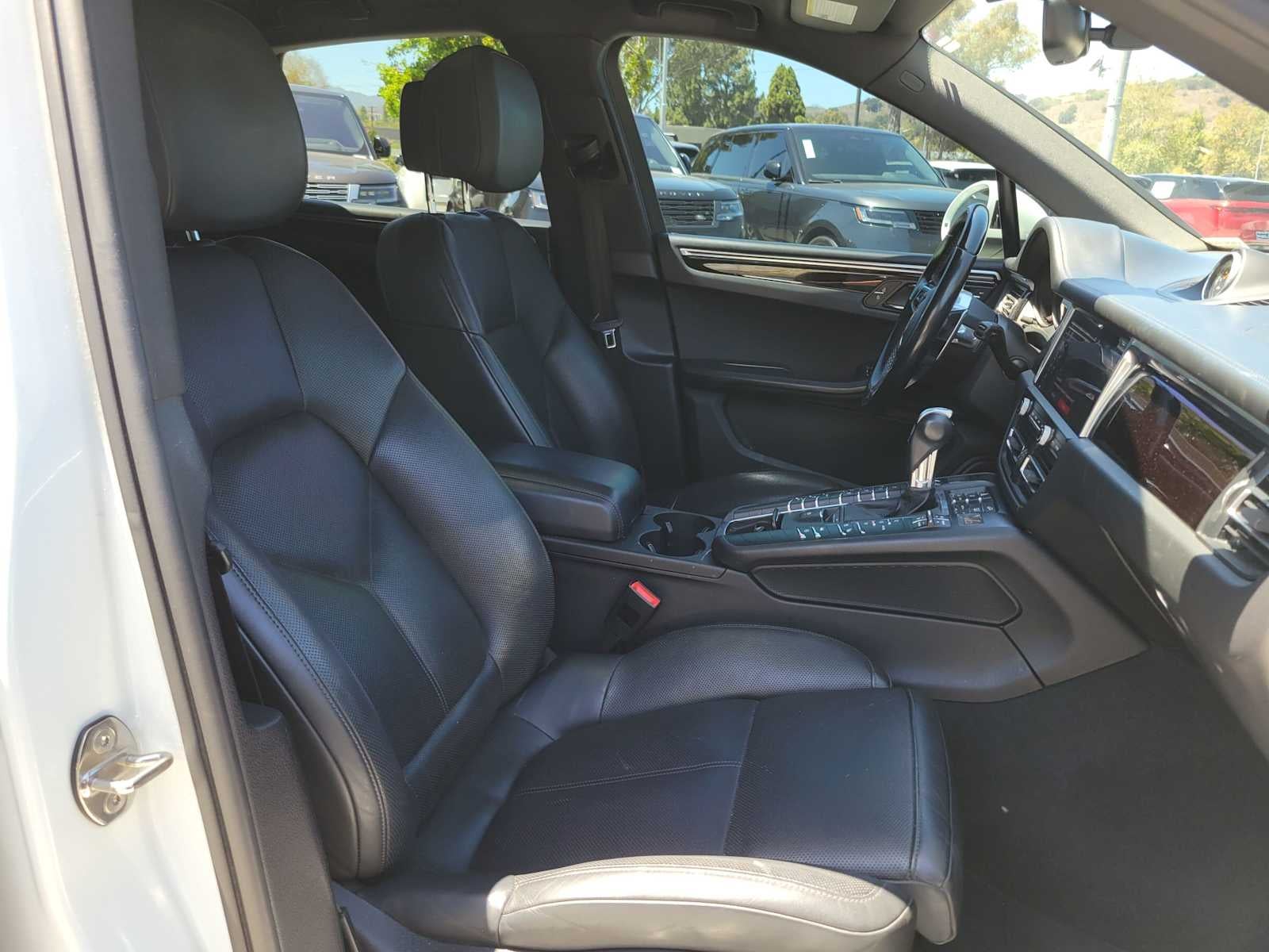 2021 Porsche Macan AWD