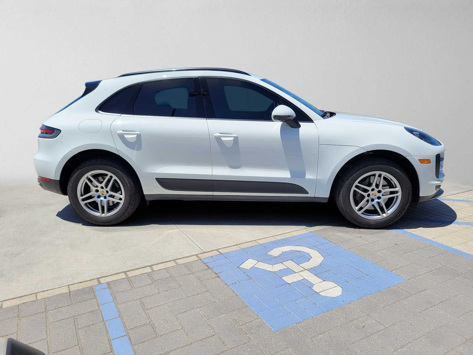 2021 Porsche Macan AWD