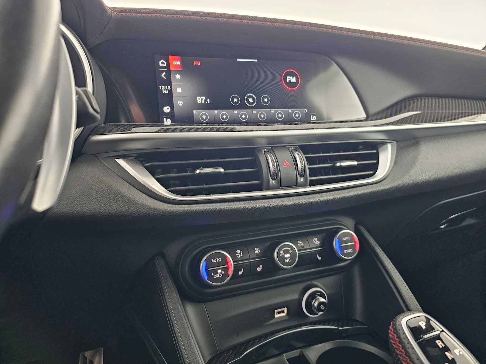 2023 Alfa Romeo Stelvio Estrema