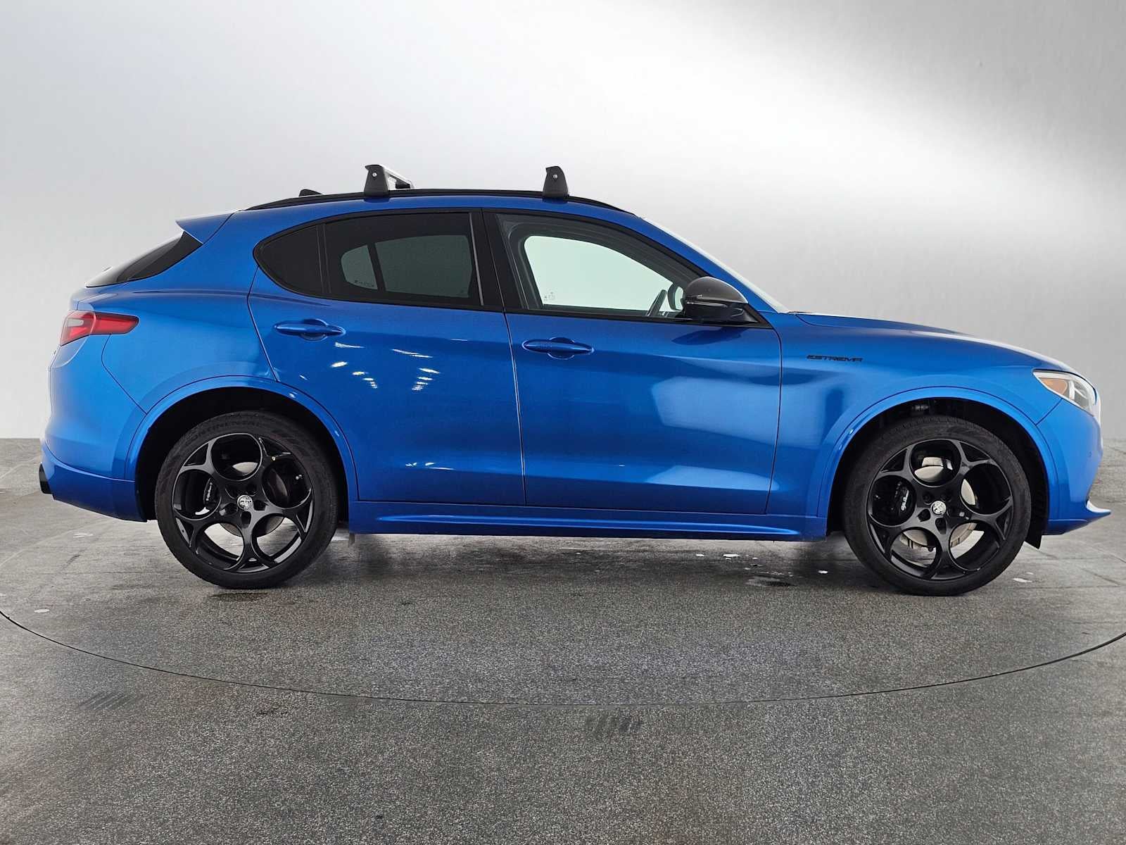 2023 Alfa Romeo Stelvio Estrema