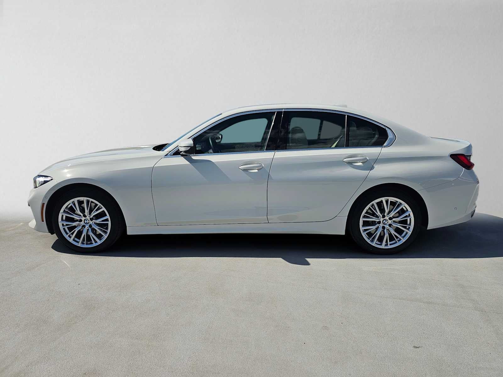 2024 BMW 330i 330i