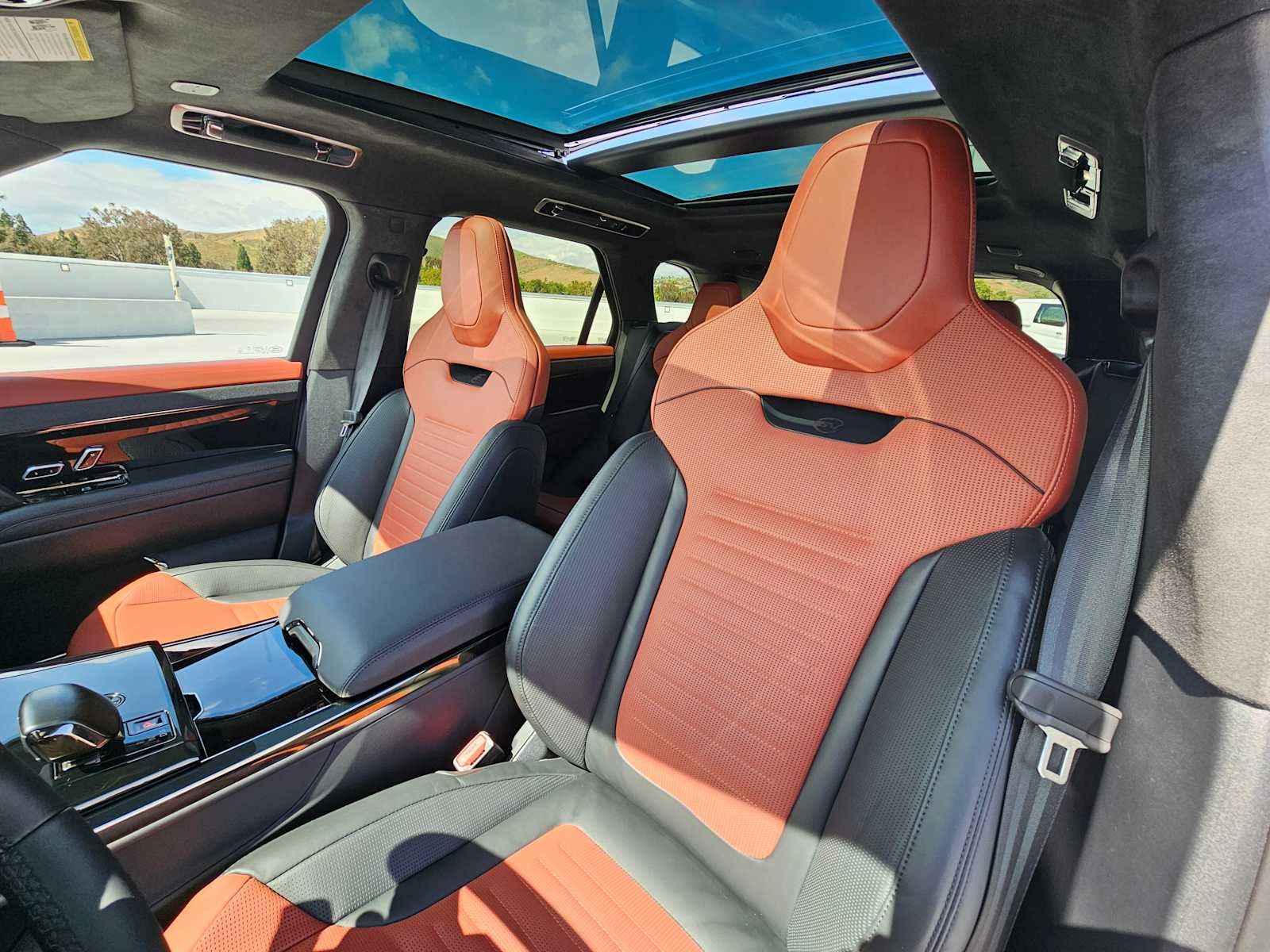 2026 Land Rover Range Rover Sport SV