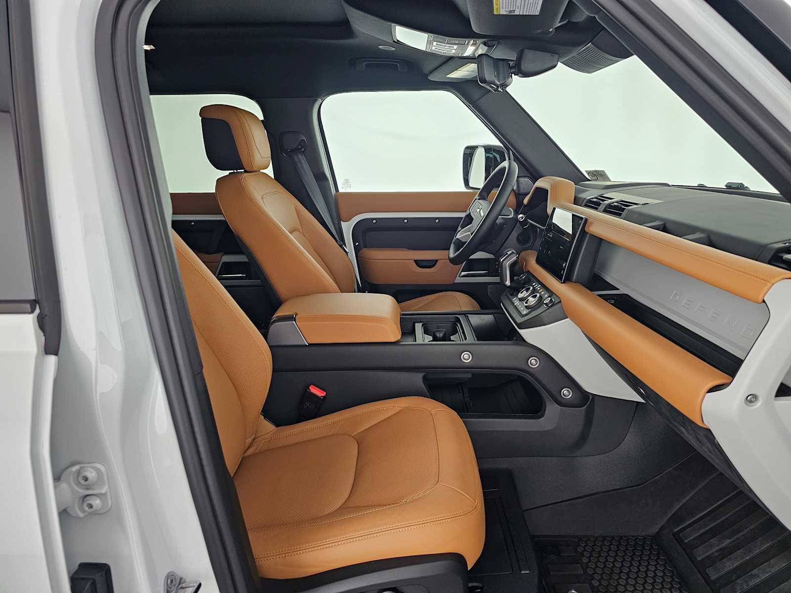 2024 Land Rover Defender SE