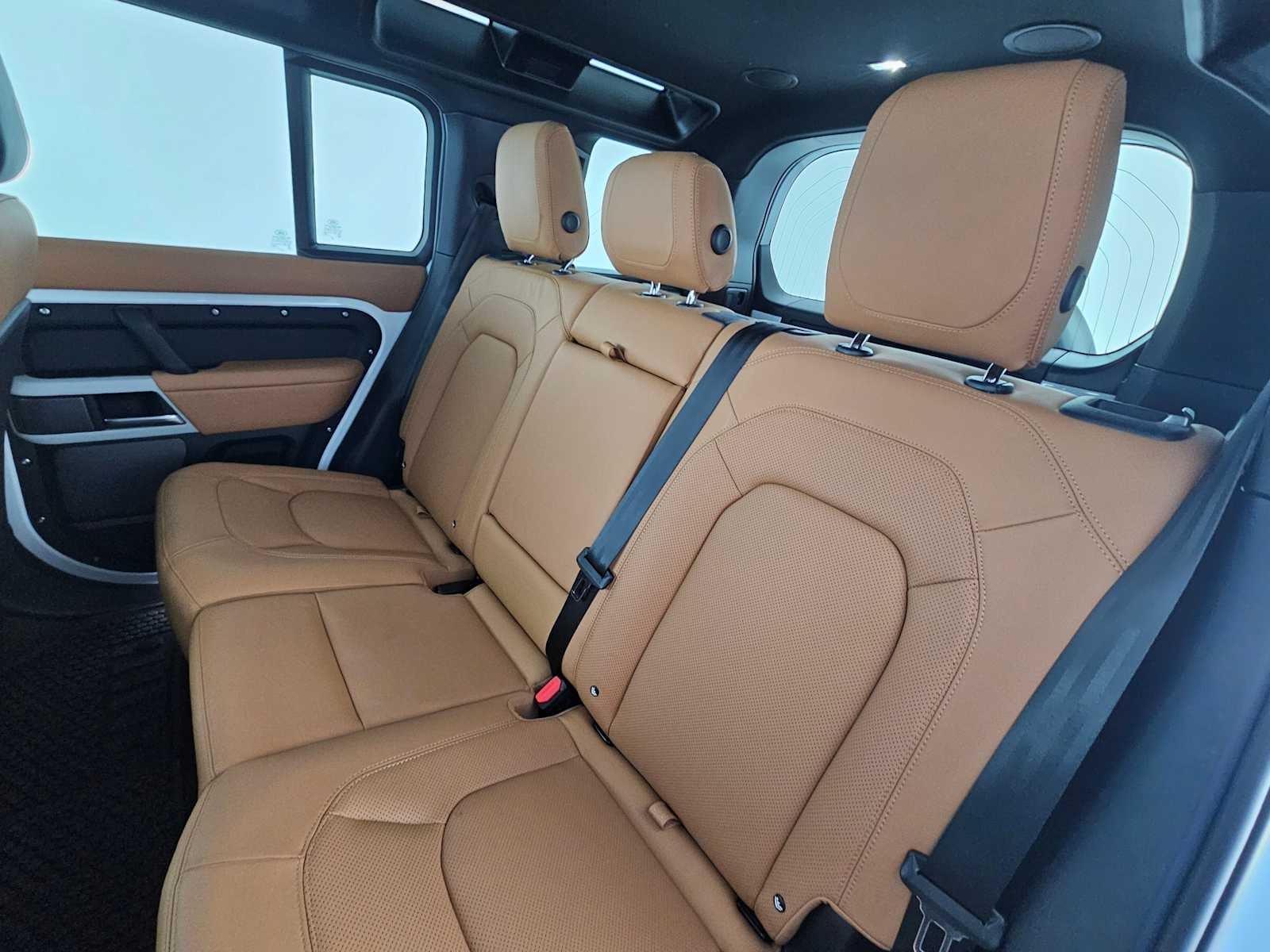 2024 Land Rover Defender SE