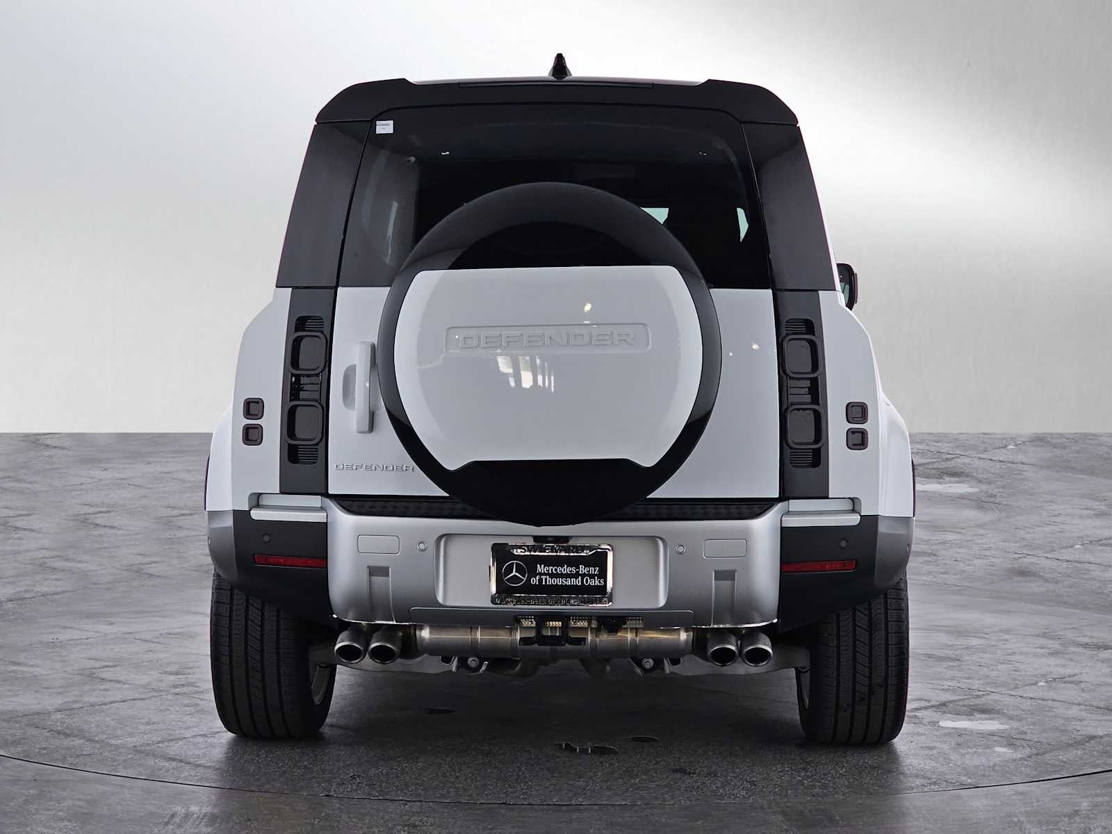 2024 Land Rover Defender SE