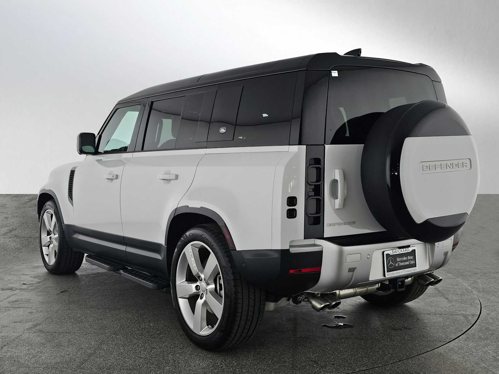 2024 Land Rover Defender SE